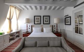 Marquis Faubourg Saint-Honore - Small Luxury Hotels Of The World